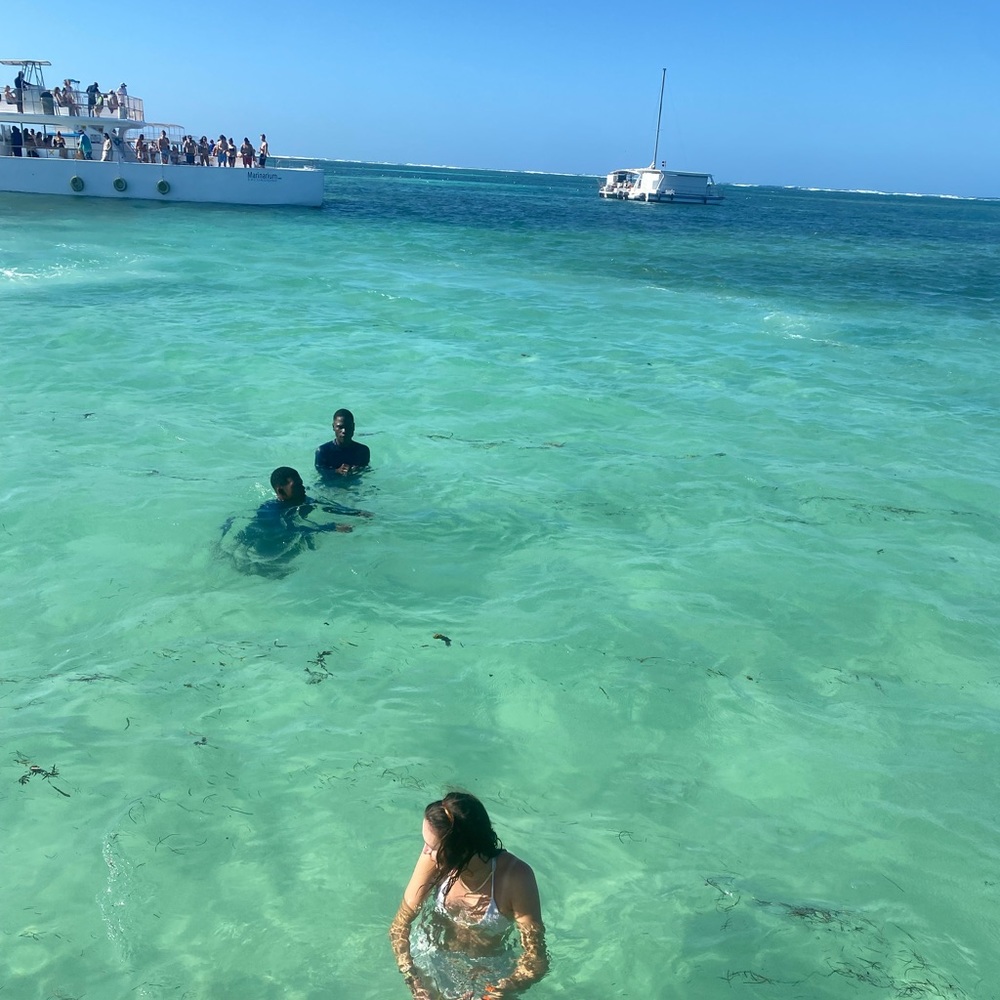 Meet your Posher, Eliza